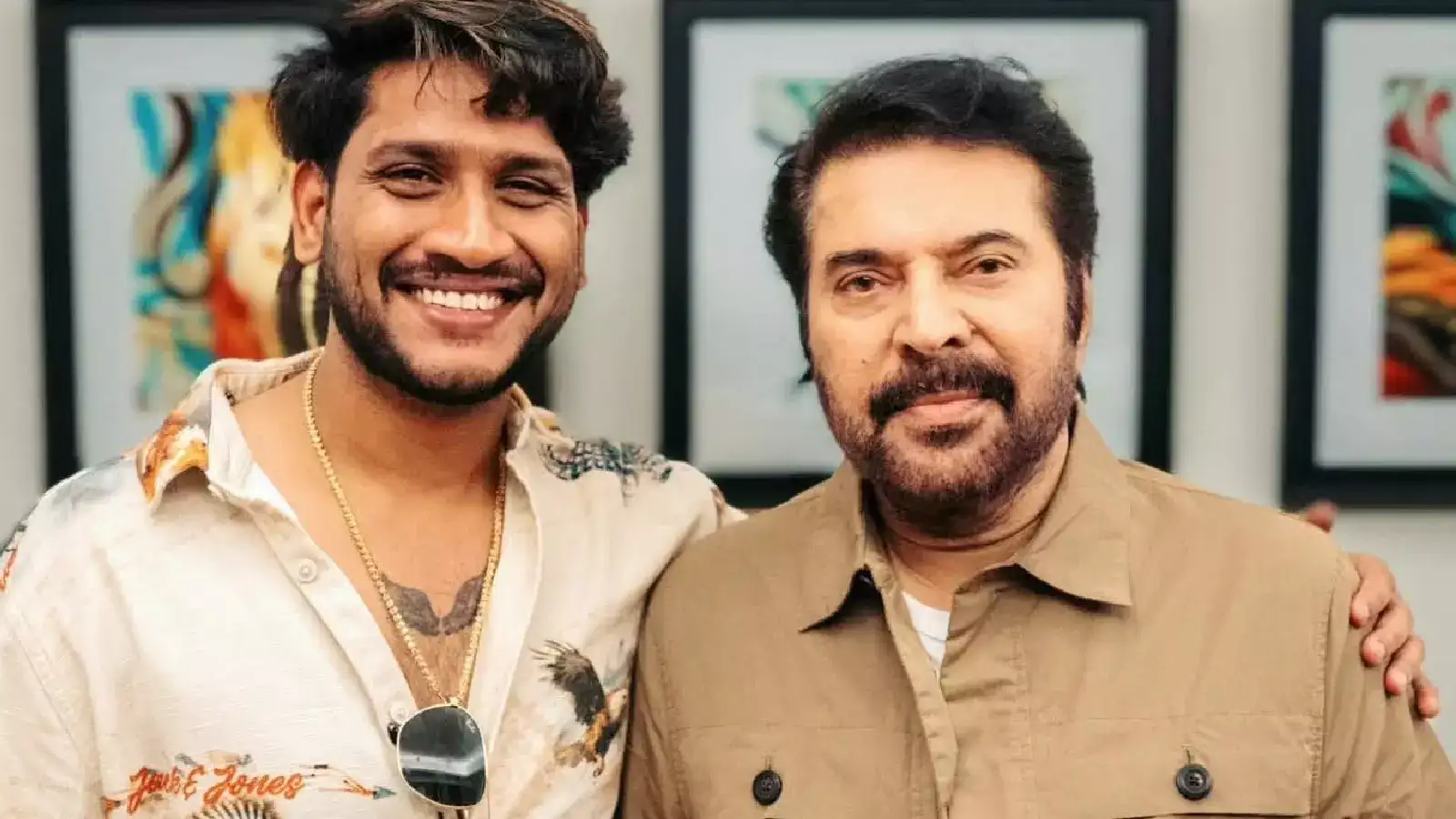 ഒന്ന് കൂടി കൈയിൽ തട്ടാമോ മമ്മൂക്ക എന്നൊക്കെ ചോദിക്കാൻ തോന്നി.. അപ്പോഴേക്ക് മാറി നിക്ക് മാറി നിക്ക് ബഹളമായി!