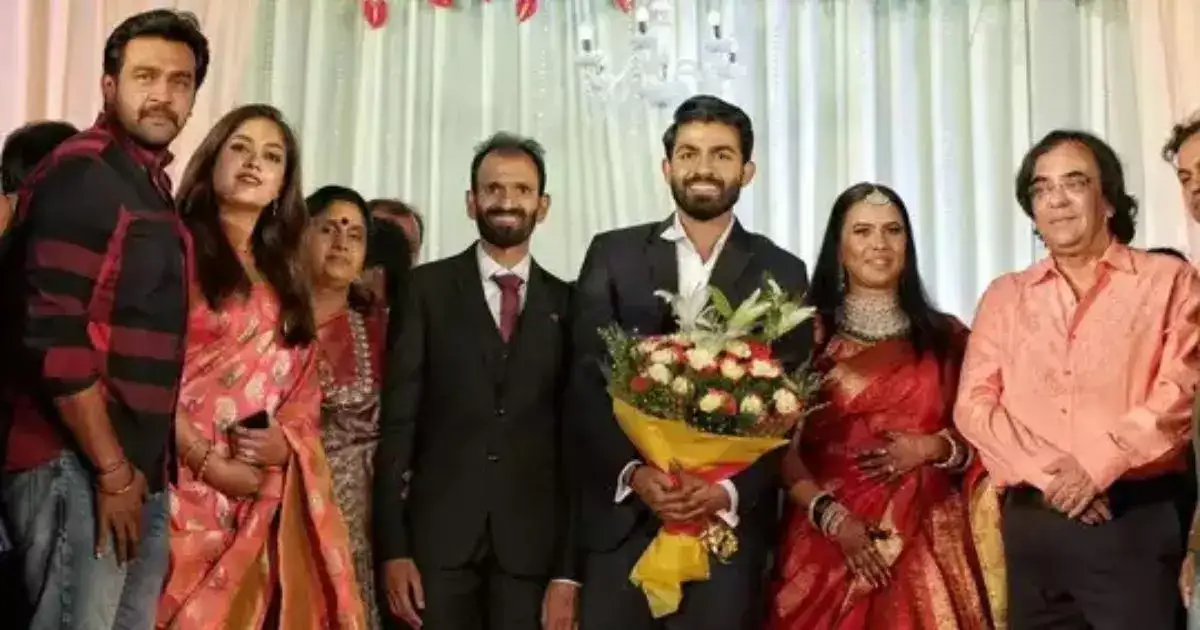 சூப்பர் ஸ்டார் வீட்டில் சோகம்: மனைவி கொடுமைனு விவாகரத்து கேட்கும் வாரிசு 