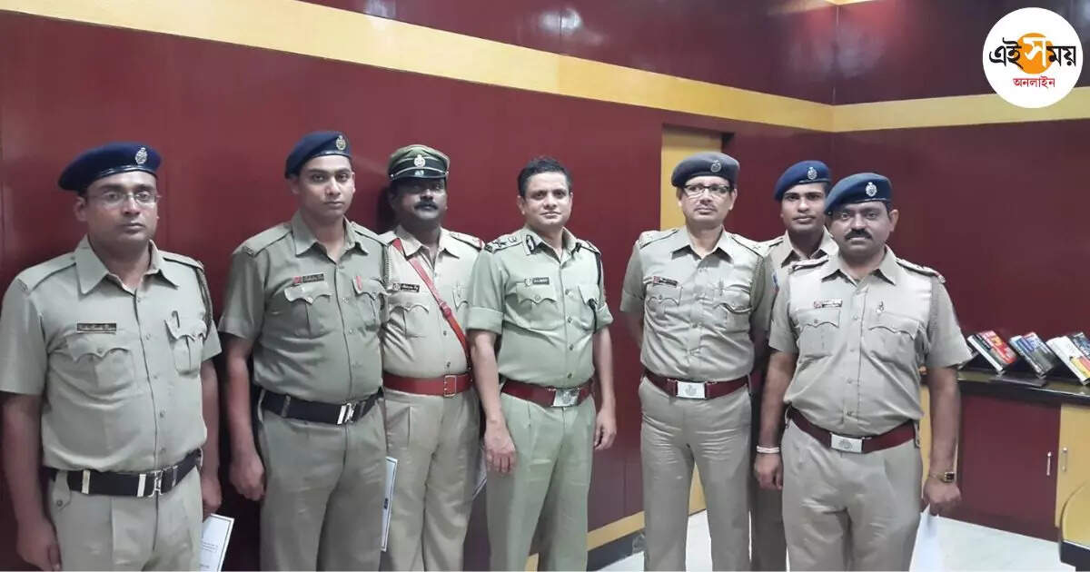 Bidhannagar Police,মরণঝাঁপের ঠিক আগে ব্যাগ কেন ফেলে এলেন ল’ছাত্র? – salt lake 20 year old youth gaurav dutta committed self destruction declared bidhannagar police