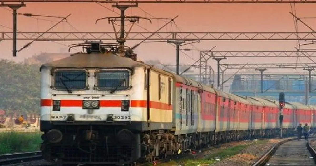 UP: Railways gave clarification on loco pilot who left two trains at Burhwal station, DRM NER said- he was unfit.