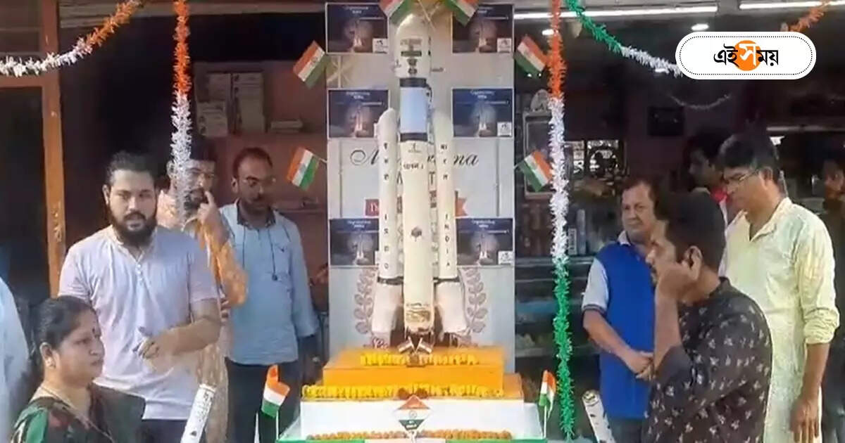 Chandrayaan 3 Update : চন্দ্রযানের ‘ওজন’ মাত্র ৯০ কেজি, ‘দাম’ ৪৫ হাজার, ব্যাপারটা কী? – durgapur sweet businessman has made chandrayaan 3 by kheer