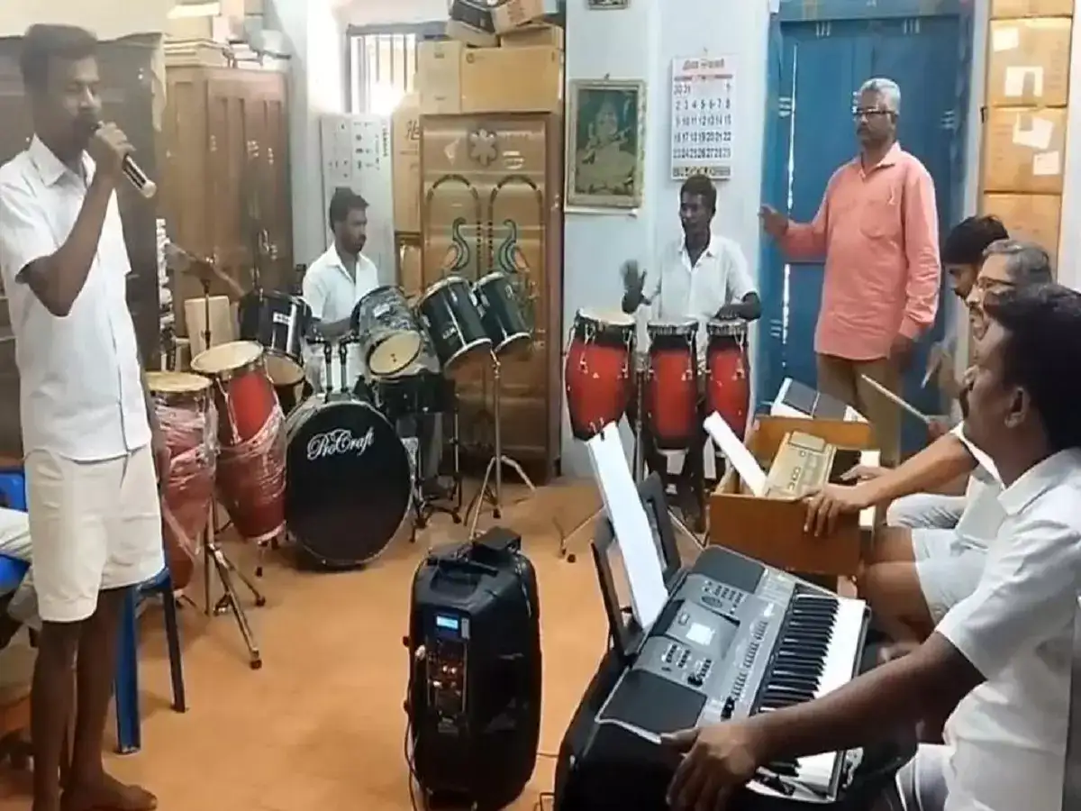 இசைத்துறையில் அசத்தும் சிறைவாசிகள் - இசை மழையில் நனையும் மதுரை மத்திய சிறை 