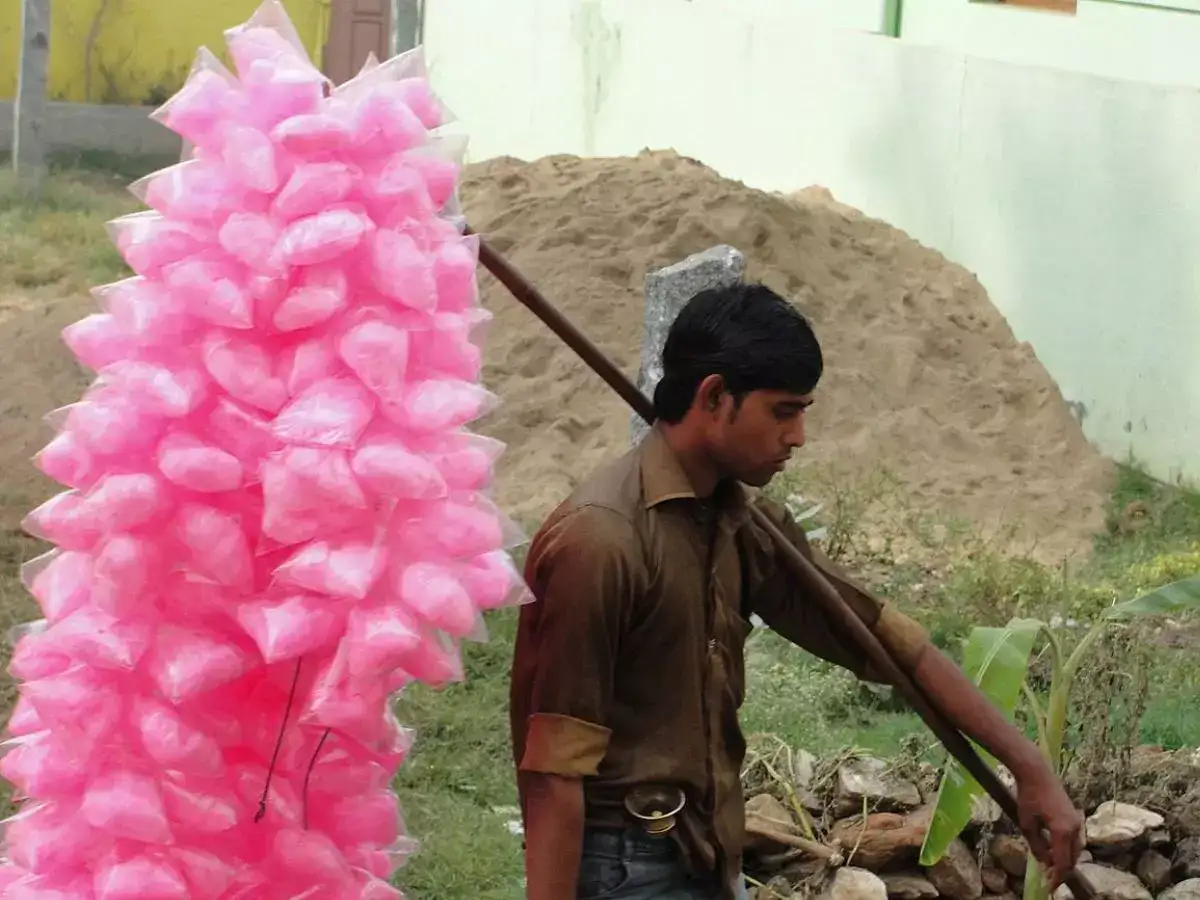 பஞ்சு மிட்டாய் பிரியர்களுக்கு அதிர்ச்சி.. அதிரடியாக தடை விதித்த தமிழக அரசு - இனி சாப்பிடவே முடியாது..! 