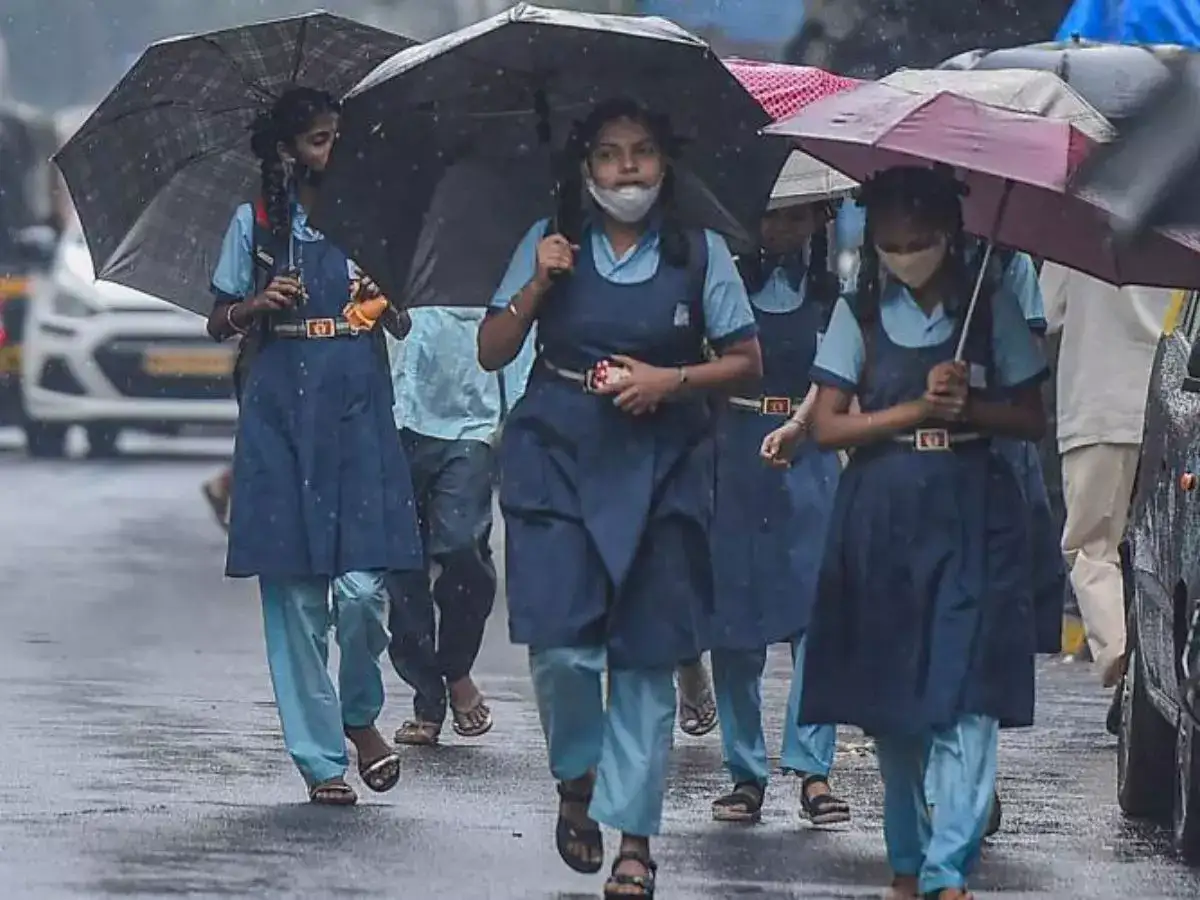 பள்ளிகளுக்கு விடுமுறை: அமைச்சர் அன்பில் மகேஷ் வெளியிட்ட அறிவிப்பு! 