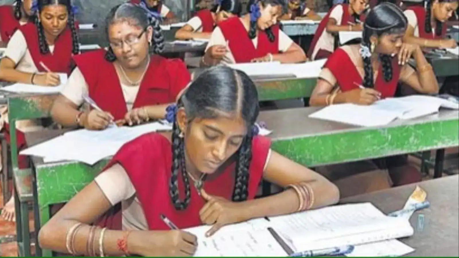 10 ஆம் வகுப்பு தேர்வு முடிவுகள் : நீங்க எதிர்பார்த்தது நடக்கலையா ? அப்போ உங்களுக்கான அடுத்த வாய்ப்பு ரெடி ! 