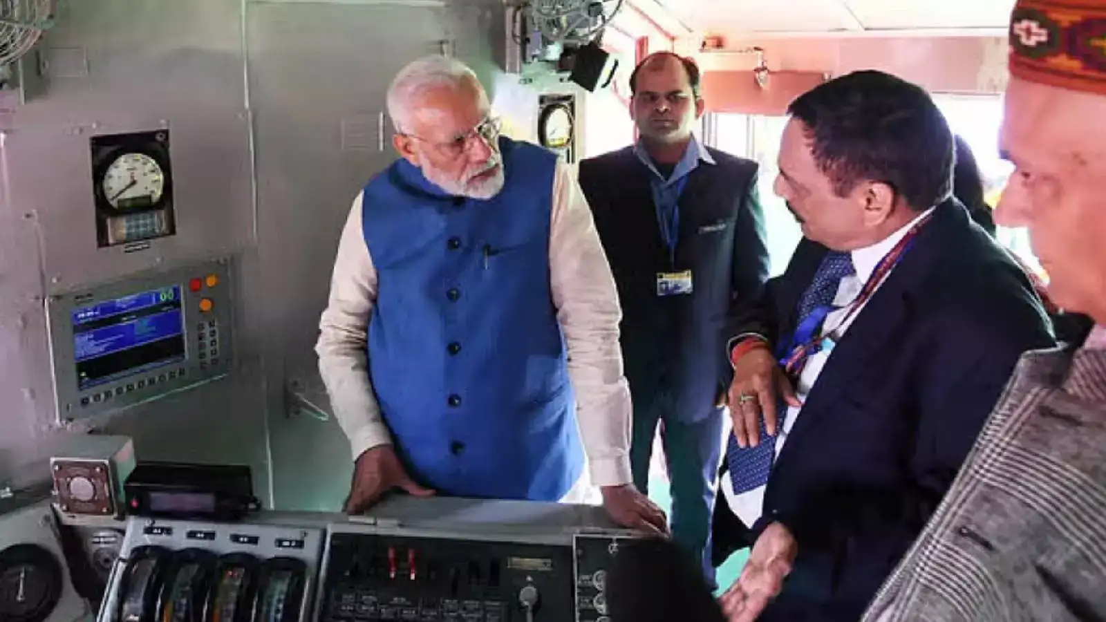 குஜராத்தில் ரயில் என்ஜின் உற்பத்தி ஆலை.. திறந்து வைத்த பிரதமர் மோடி! 