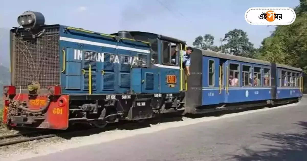 Toy Train In Darjeeling,ধসের কারণে বন্ধ শিলিগুড়ি-দার্জিলিং রুটে টয় ট্রেন চলাচল – siliguri darjeeling route toy train service is stopped