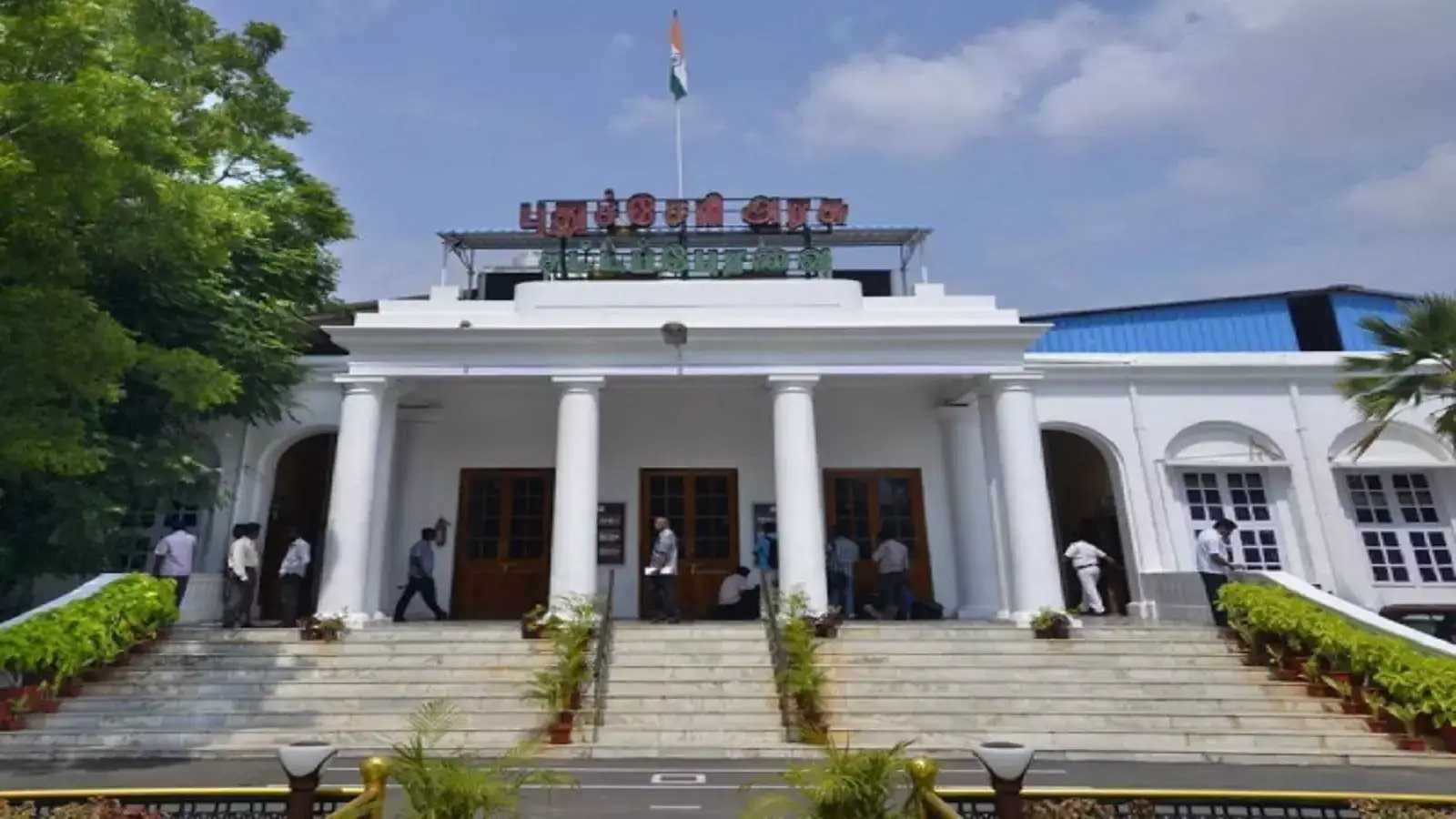 புதுச்சேரியில் வீட்டு கழிவறையில் விஷ வாயு தாக்கி 3 பேர் பலி! 