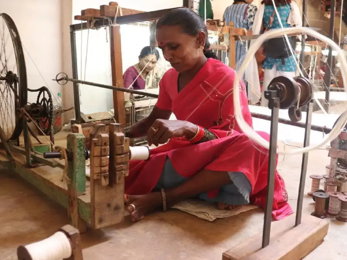 கோட்டையில் கொடியேற்றும் மோடி.. கைவினைக் கலைஞர்களுக்கு அழைப்பு! 