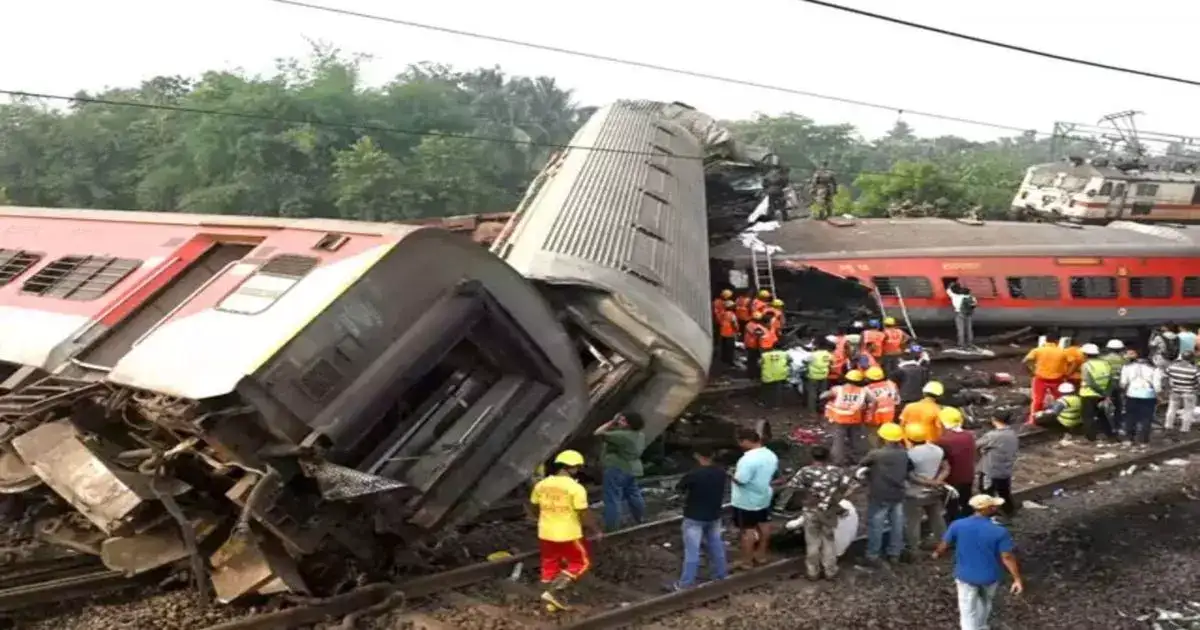 Odisha Train Accident: ஒடிஷா ரயில் விபத்து: குறை சொல்லாமல் இதை மட்டும் செய்யுங்கள்: மோடி, நவீன் பட்நாயக்கிற்கு சோனு சூத் கோரிக்கை 