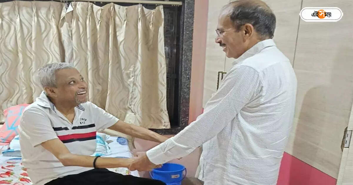 Adhir Chowdhury : হঠাৎ মুকুল রায়ের বাড়িতে অধীর, বর্ষীয়ান নেতার সুস্থতা কামনা কংগ্রেস প্রার্থীর – adhir ranjan chowdhury meet with mukul roy during lok sabha election campaign