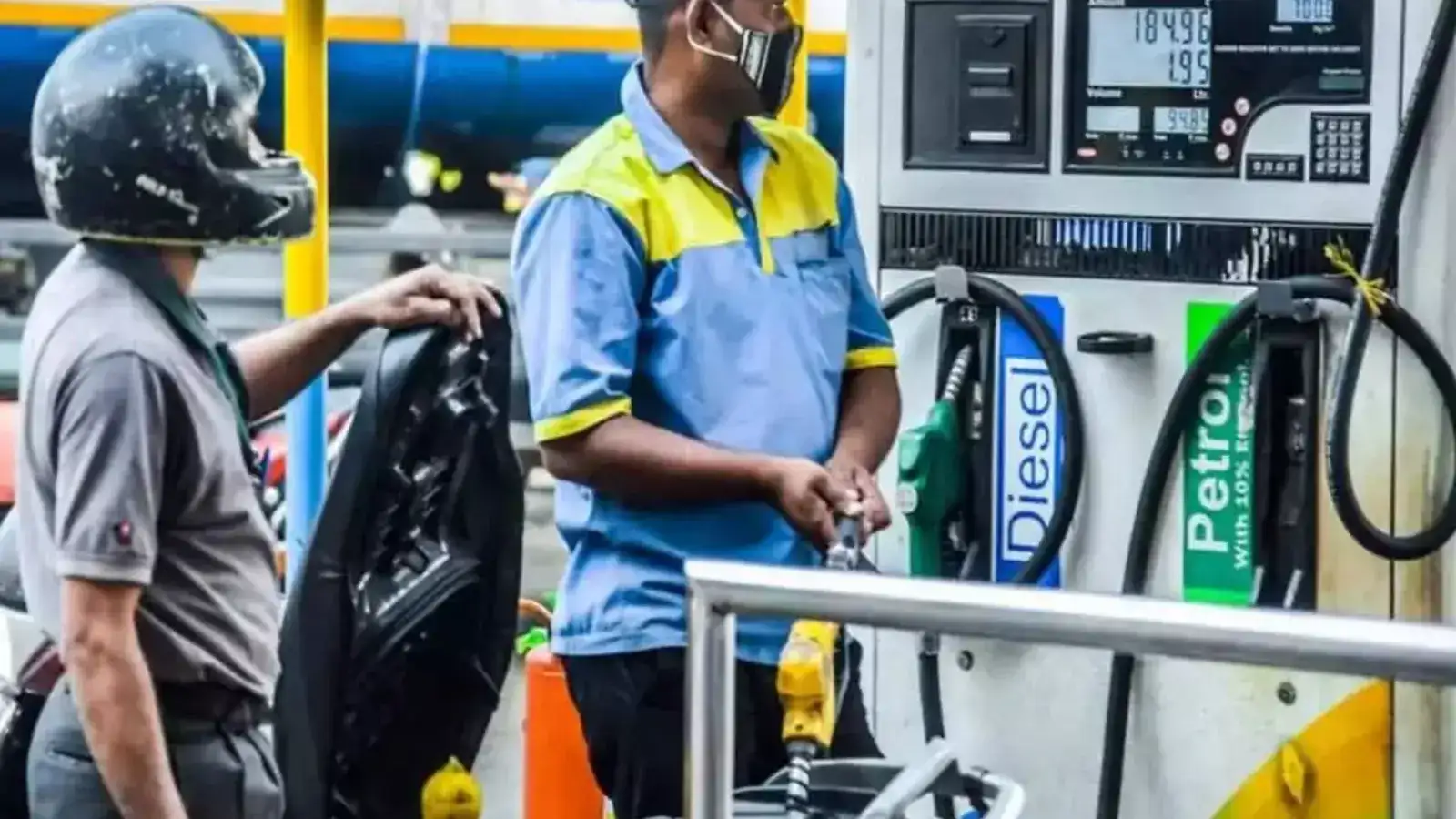 தொடர் ஷாக்கை கொடுக்கும் பெட்ரோல் விலை.. இன்றைய நிலவரம் இதுதான்.! 
