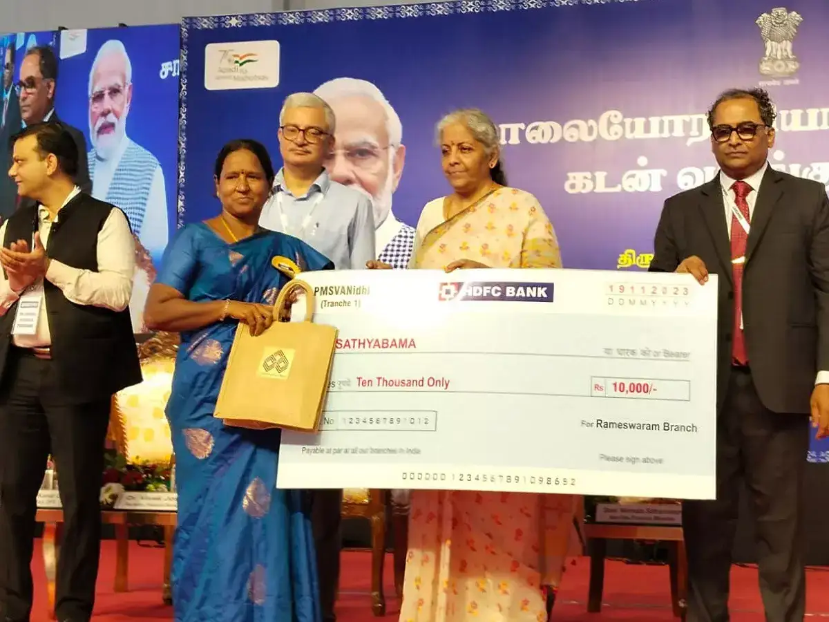 தெருவோர வியாபாரிகளுக்கான திட்டம்.. பயனாளிகளுக்கு கடனுதவி! 