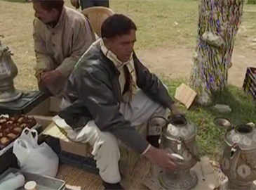 Visitors enjoy traditional cup of 