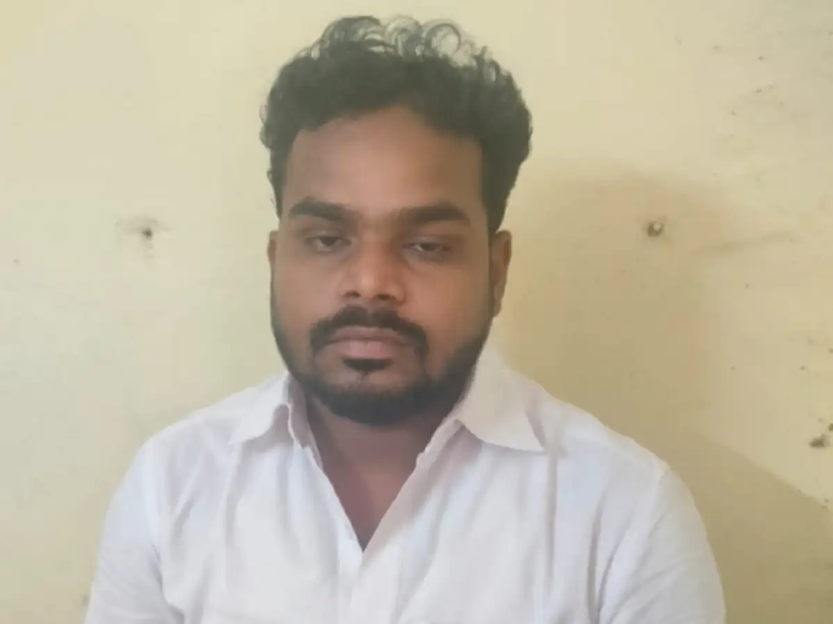 திமுக குறித்து அருவருக்கத்தக்க கருத்துப் பதிவு; மர்ம நபரை கைது செய்து நாகப்பட்டினம் சிறையில் அடைப்பு! 