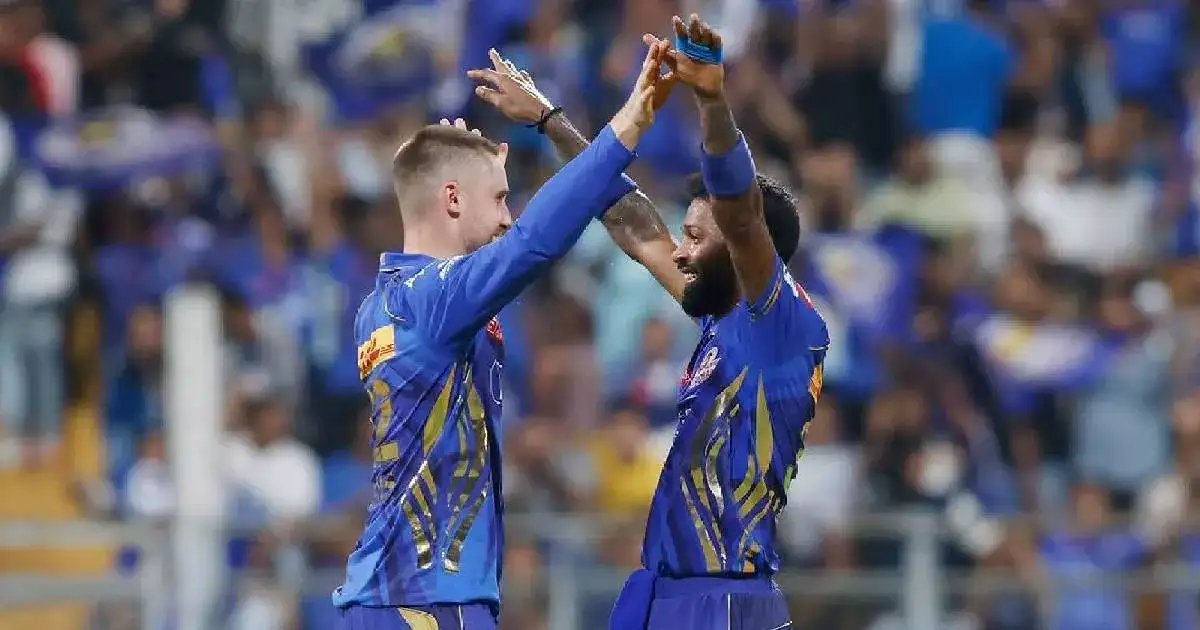 ഓവര്‍ സ്‌റ്റെപ് ചെയ്യാതെ നോ ബോള്‍...! ഔട്ടായിട്ടും റിക്കെല്‍റ്റണിനെ തിരിച്ചുവിളിച്ചു; വിചിത്രമായ തീരുമാനത്തിന് കാരണം ഇതാണ്