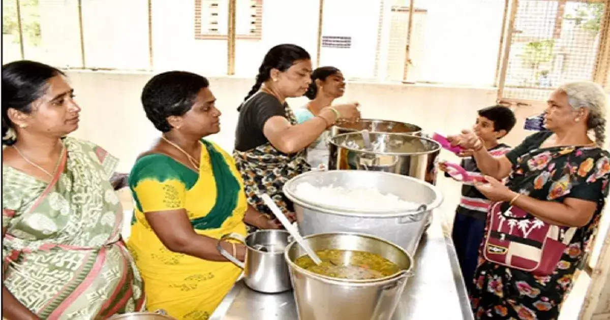 ஈரோடு: அரசு மருத்துவமனை அம்மா உணவகம் வேறு இடத்திற்கு மாற்றம்.! 