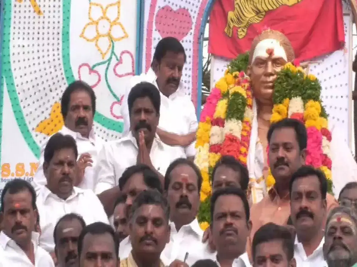 திருச்சியில் முத்துராமலிங்க தேவரின் 116வது ஜெயந்தி விழா-அமைச்சர் கே என் நேரு மாலை அணிவித்து மரியாதை! 