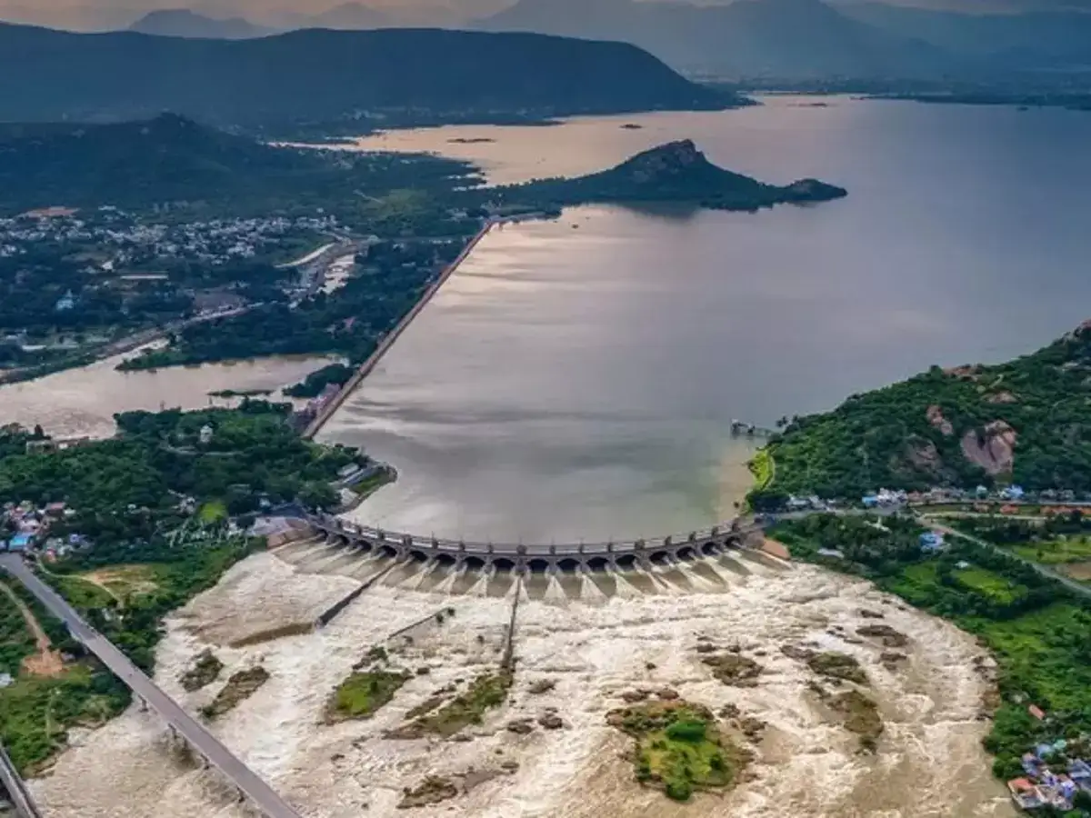 பாய்ந்து வந்த 10 ஆயிரம் கன அடி... கைகொடுத்த காவிரி நீர்... மேட்டூர் அணை விவரம் இதோ! 