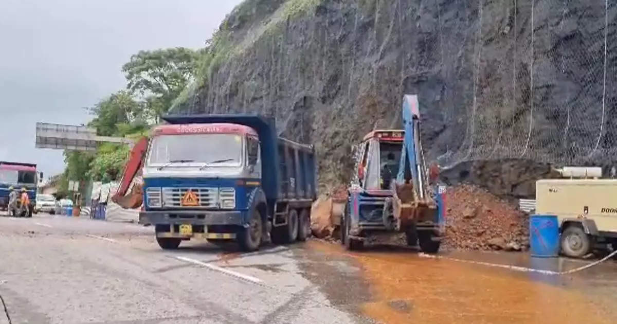 Mumbai Pune Express Way: मुंबई पुणे एक्स्प्रेस वे वरील ट्राफिक ब्लॉक वाढवला, काम अंतिम टप्प्यात, नवी अपडेट