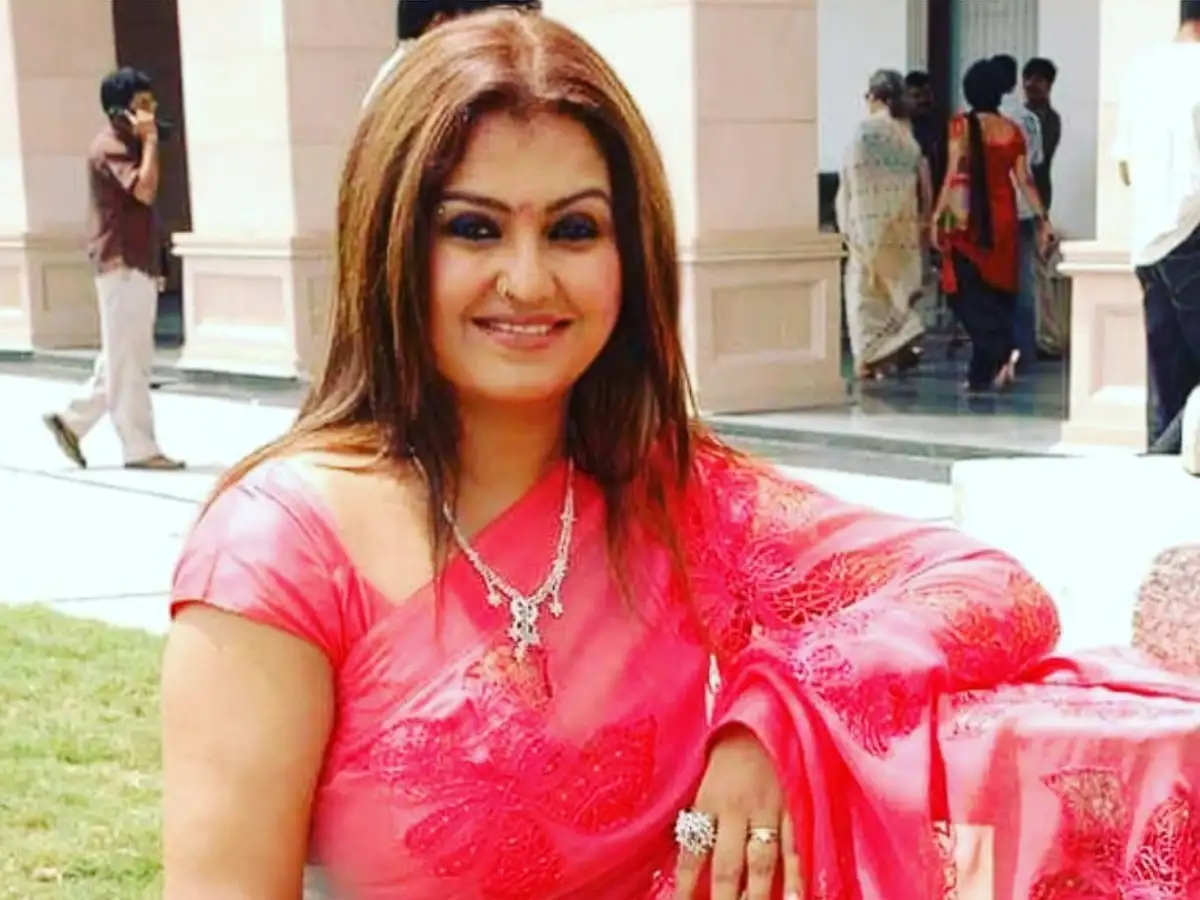 Sona,சின்னத்திரைக்கு வரும் கவர்ச்சி நடிகை சோனா! என்ன டிவி தெரியுமா? - actress sona enters small screen to act in colors tamil serial - Samayam Tamil