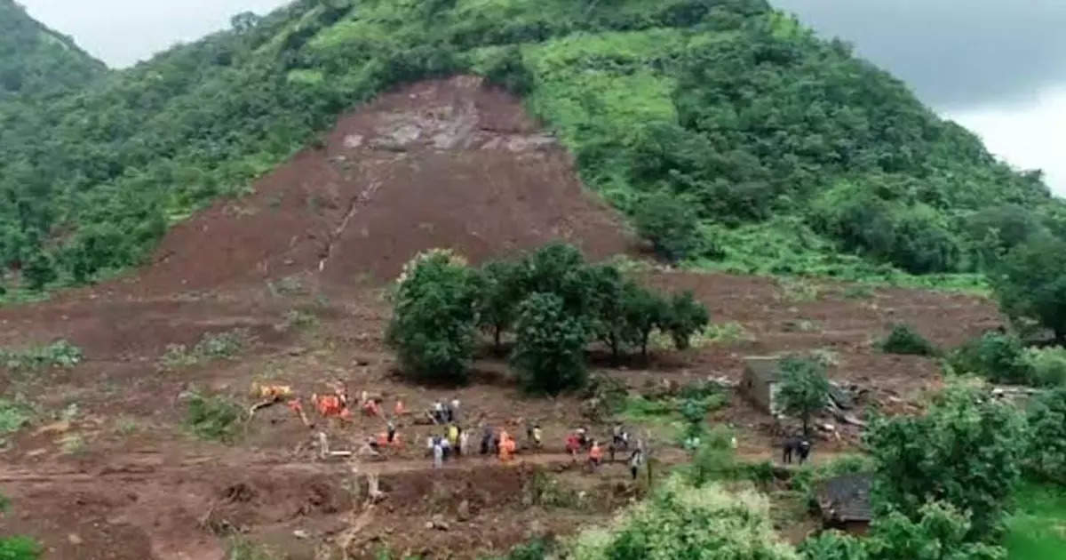 एक होती इर्शाळवाडी…! आठ वर्षांपूर्वी होती माळीण; रात्रीच्या किर्र अंधारात संपूर्ण गाव झोपलेले…