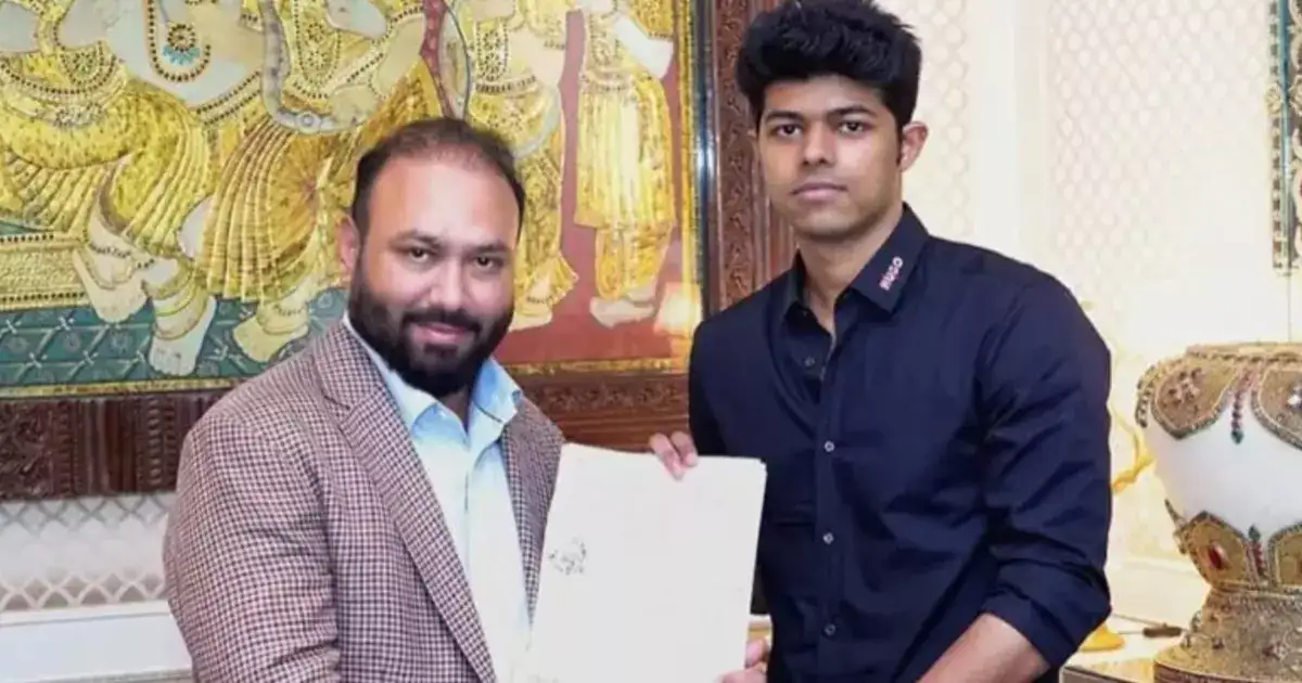 Jason sanjay movie: வாரிசு நடிகருடன் கைகோர்க்கும் விஜய்யின் மகன்..ஜேசன் சஞ்சய்யின் முதல் பட ஹீரோ இவர்தானா ? 