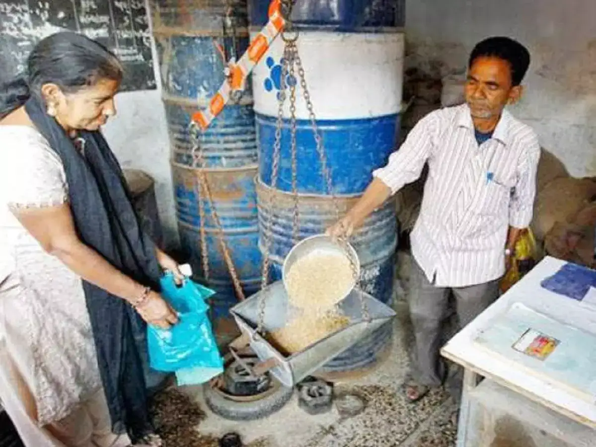 ரேஷன் அட்டை வைத்திருப்போருக்கு மாதம் 170 ரூபாய்! 