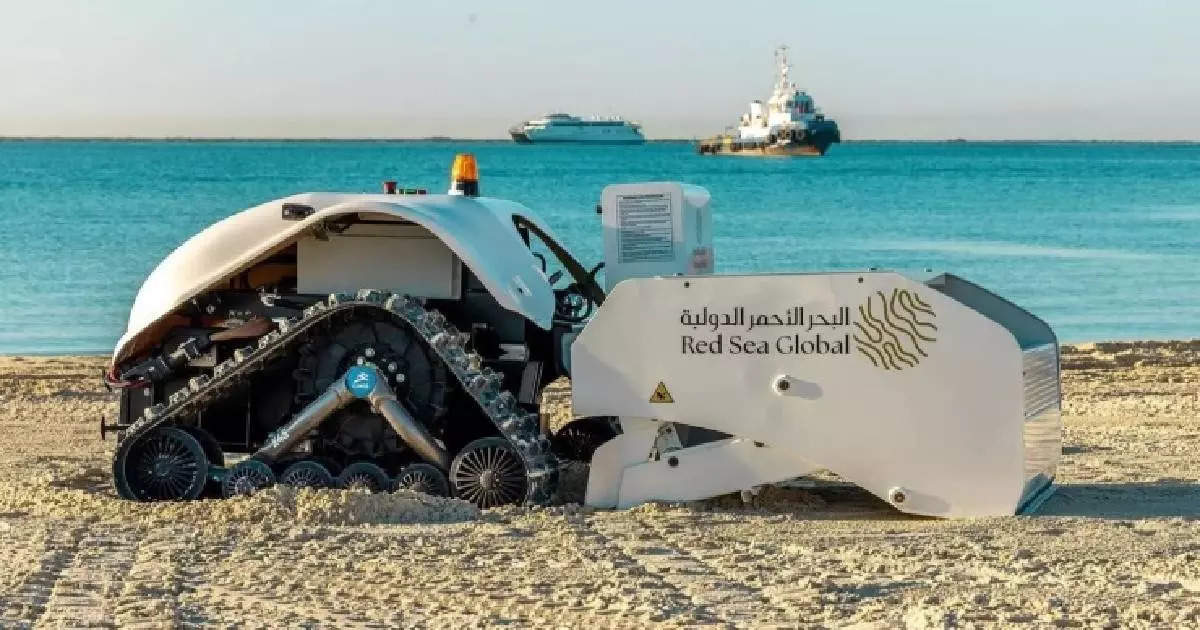 Robot in Saudi to clean beaches;  3,000 square meter cleaning per hour