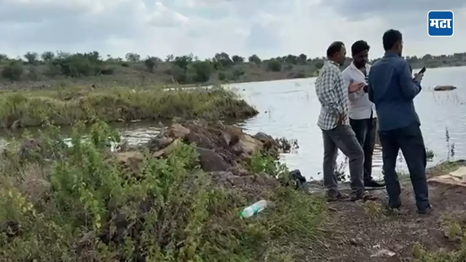 तलावाचं काम करण्यासाठी आले, त्याच तलावात पोहण्यासाठी जाणं पडलं महागात; दोघांचा बुडून मृत्यू तलावाचं काम करण्यासाठी आले, त्याच तलावात पोहण्यासाठी जाणं पडलं महागात; दोघांचा बुडून मृत्यू