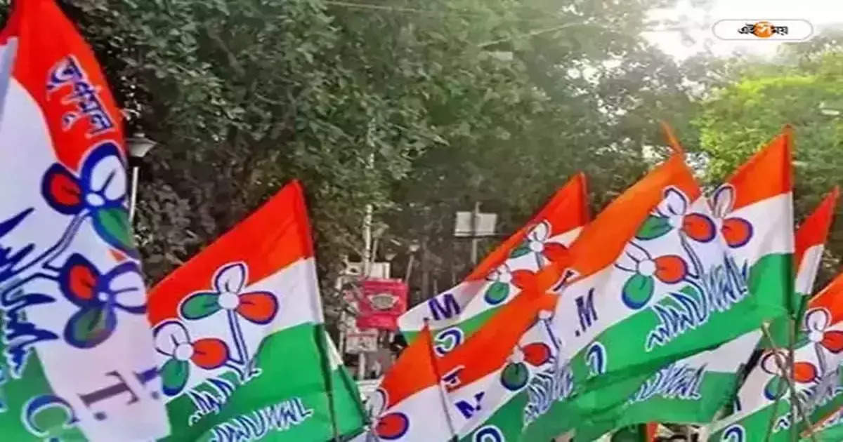 TMC Party Office : তৃণমূলের কার্যালয়ের পাশে মদ্যপান! দুই গোষ্ঠীর দ্বন্দ্বে ভাঙচুর দলীয় অফিস – party office vandalized in ward no 10 of panihati municipality due to conflict between two groups of trinamool