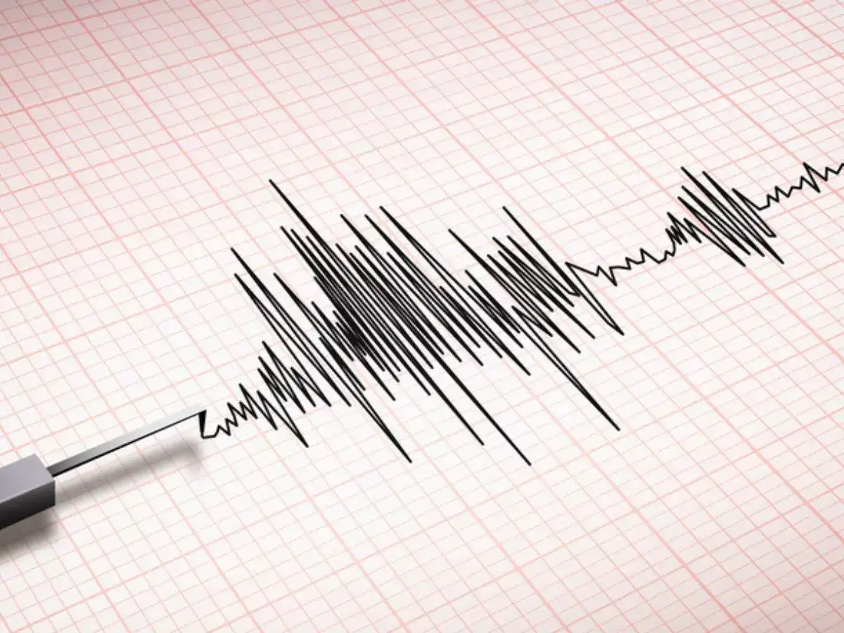 இந்தோனேசியாவில் சக்தி வாய்ந்த நிலநடுக்கம்: மீண்டும் சுனாமிக்கு வாய்ப்பா? 