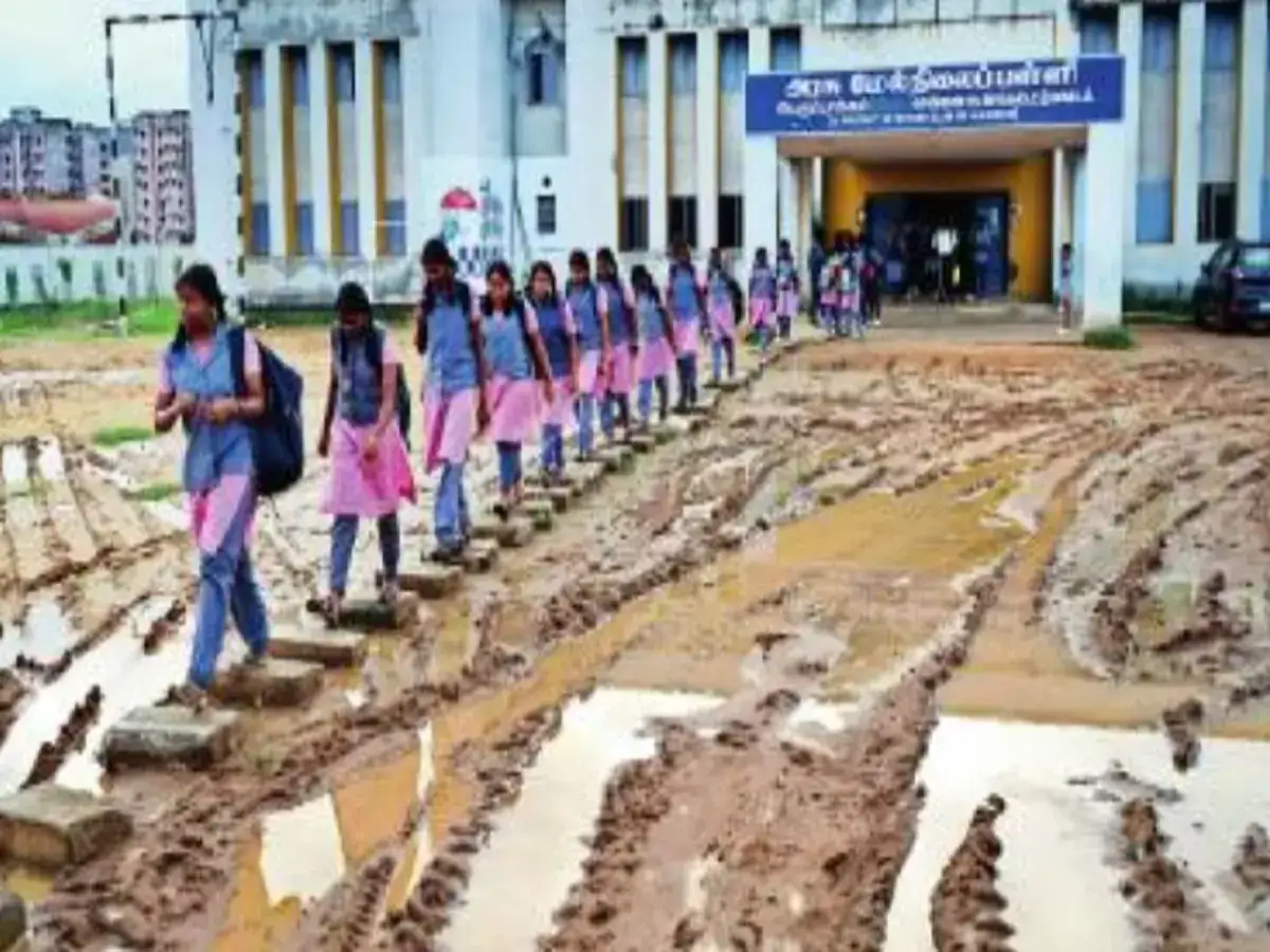 சென்னையில் அரசு பள்ளிக்கு வந்த சோதனை! மாணவிகள் எடுத்த அதிரடி முடிவு! 