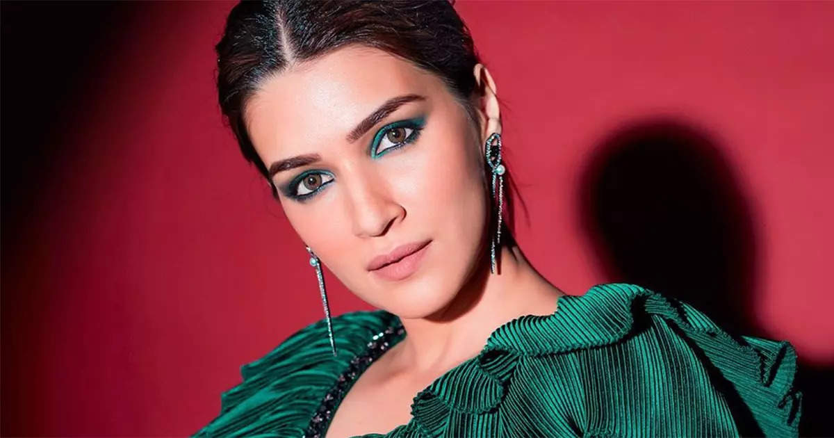 Kriti Sanon Opens Up About Her Middle-Class Roots and Challenges in Bollywood