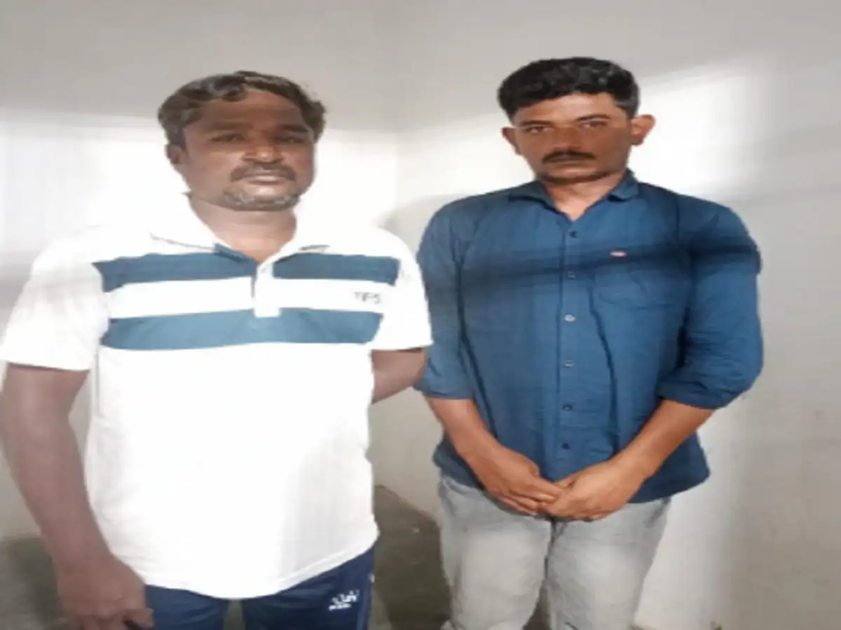 திருப்பூரில் அதிக அளவு புழக்கத்தில் இருக்கும் கஞ்சா; இருவரை அதிரடியாக கைது செய்த போலீசார்! 