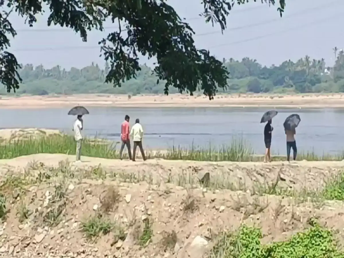 கரூரில் காவிரி ஆற்றில் இறங்கி அமலாக்கத்துறை அதிகாரிகள் சோதனை...! 