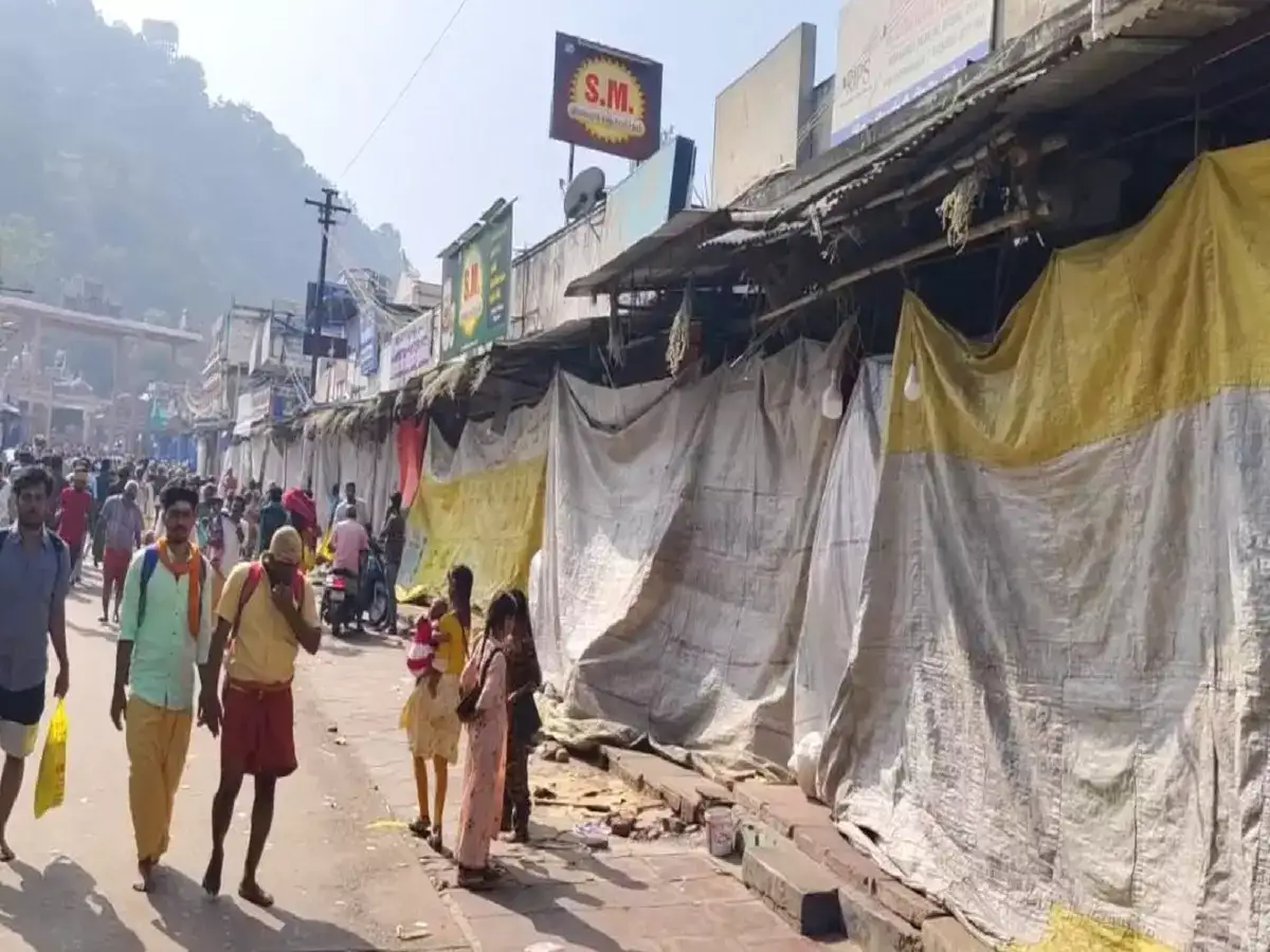 பழனி மலை அடிவாரத்தில் கடையடைப்பு.. பக்தர்கள் பாதிப்பு! 