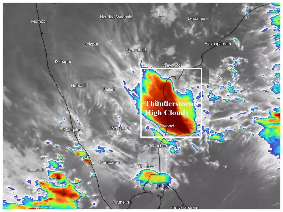 காலையிலேயே ஆந்திராவில் இருந்து வந்த இடி மழை மேகக்கூட்டங்கள்... வெதர்மேன் சொன்ன சில் தகவல்! 
