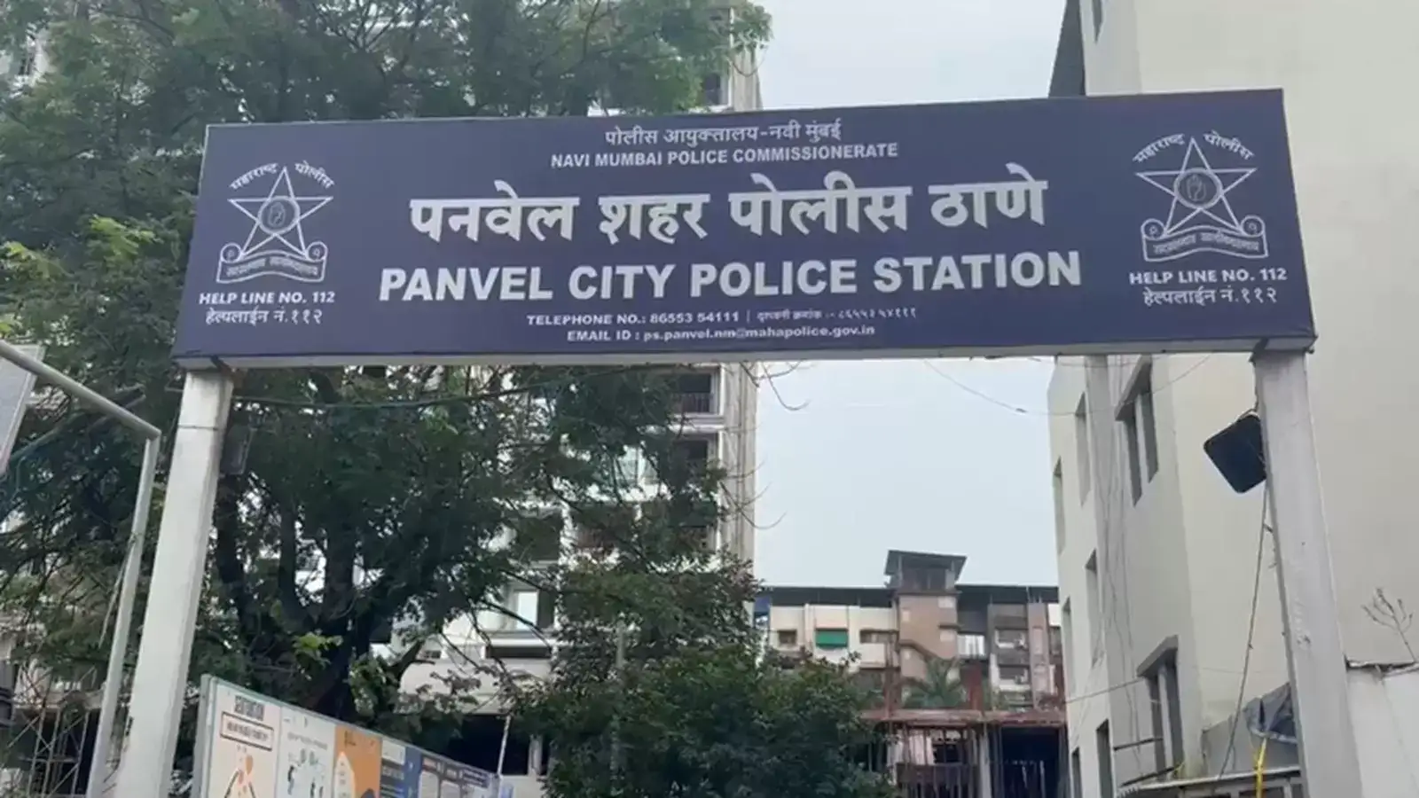 पनवेलमधील बालगृहातून पळालेल्या चार मुली अखेर सापडल्या; चौकशीत धक्कादायक कारण उघड पनवेलमधील बालगृहातून पळालेल्या चार मुली अखेर सापडल्या; चौकशीत धक्कादायक कारण उघड