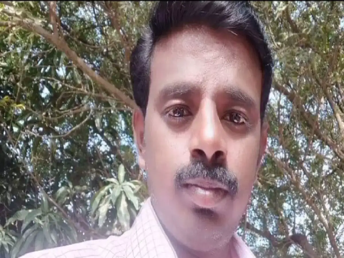 தேனியில் பயங்கரம்: ஆட்டோ மீது மோதிய கார்... தனியார் நிறுவன மேலாளர் பலி! 