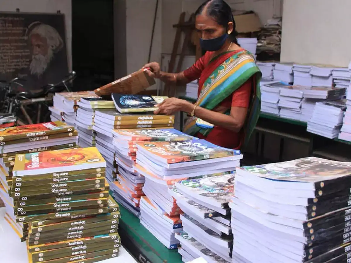 தமிழக அரசின் புதிய திட்டம்... ரெடியாகும் மால்கள், ஏர்போர்ட், ரயில் நிலைய கடைகள்... எல்லாமே ரொம்ப அரிய கலெக்‌ஷன்ஸ்! 