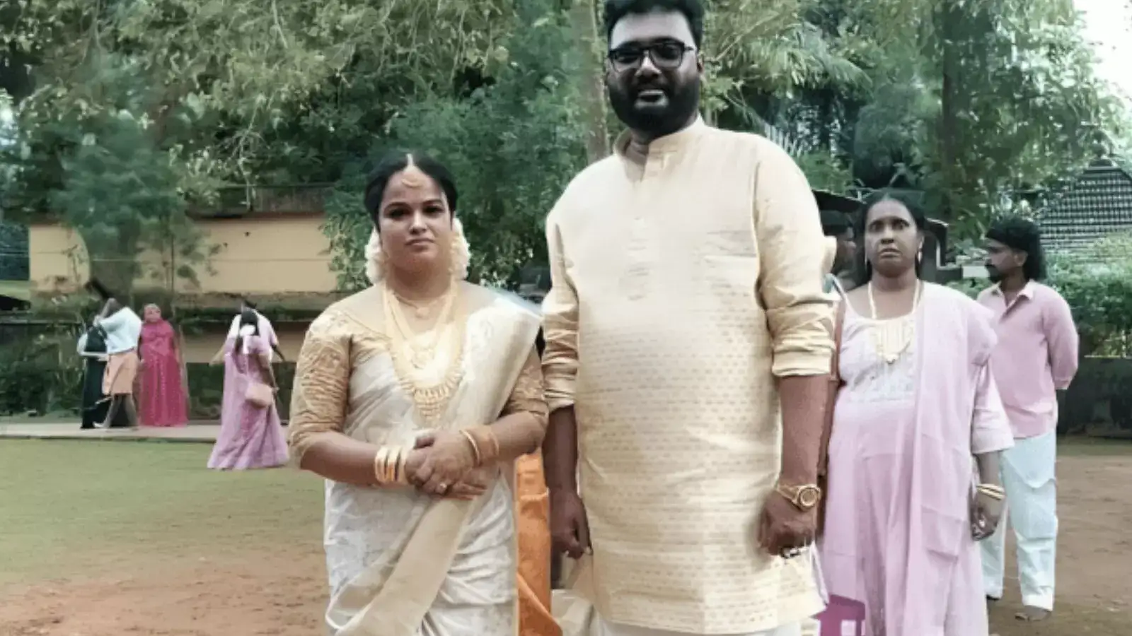 ഉല്ലാസ് പന്തളത്തിന് സംഭവിച്ചത് ആരും അറിഞ്ഞില്ല! കണ്ണുകൾ നിറഞ്ഞ് ലക്ഷ്മിയും; ആരോഗ്യാവസ്ഥ വീണ്ടെടുക്കാൻ ആശംസകൾ