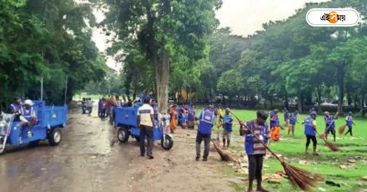 Tmc 21 July Rally,সভা শেষে সাফাই অভিযানে পুরসভা, সাফ হলো চত্বর – kolkata municipal corporation workers started cleaning after tmc 21 july martyrs day rally