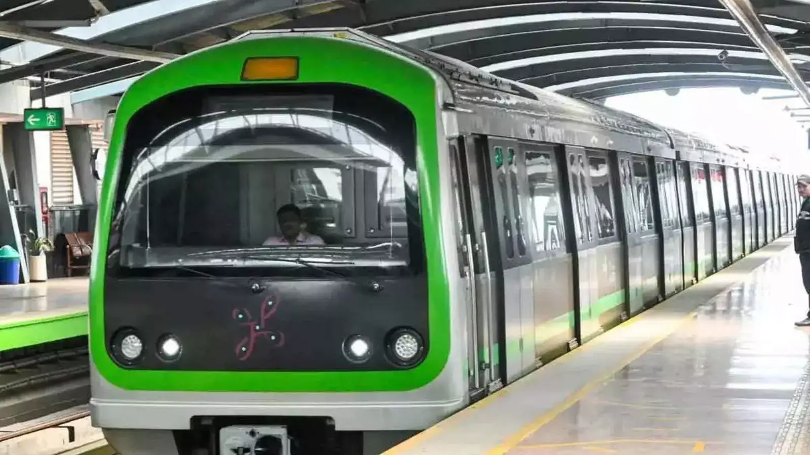 பெங்களூரு மெட்ரோ vs மாநகர ஏசி பேருந்து: ஒன்னு ரூ.41,600... இன்னொன்னு ரூ.24,000- ஆடிப் போன பயணிகள்! 