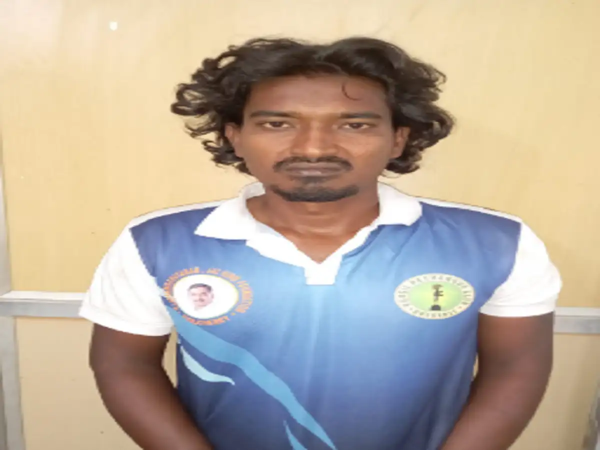 புதுச்சேரி- பேக்கரி ஊழியரை சரமாரியா தாக்கிய கும்பல்; ஒருவர் போலீசில் சிக்கி உள்ளார்! 