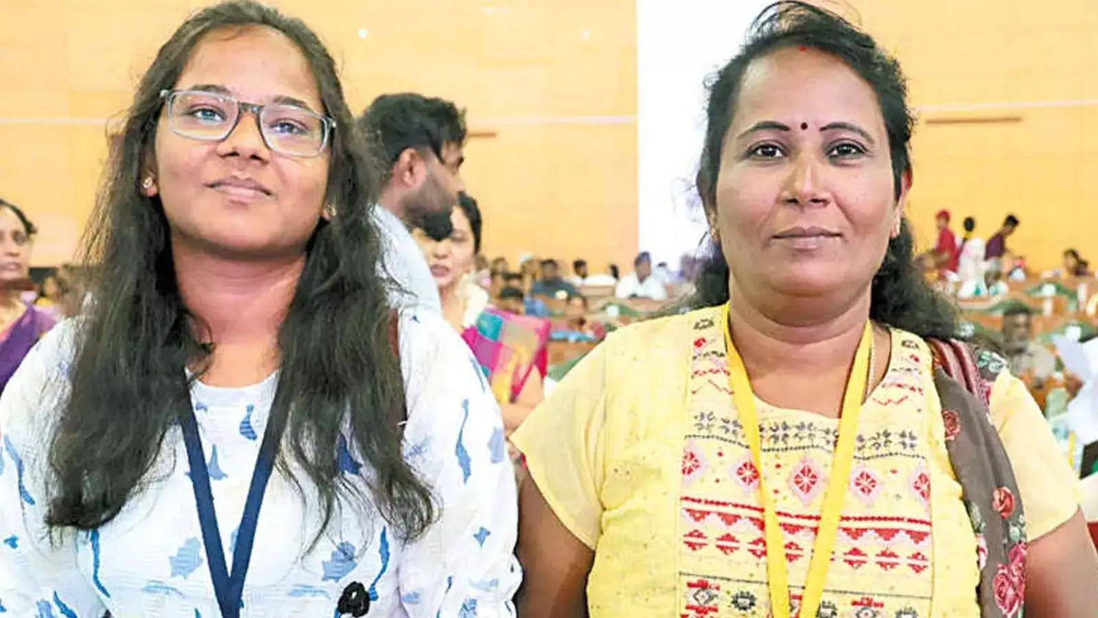 மகளுடன் படித்த தாய், 49 வயதில் அரசு கல்லுரியில் எம்.பி.பி.எஸ் சீட் - வியக்க வைக்கும் வெற்றி கதை! 