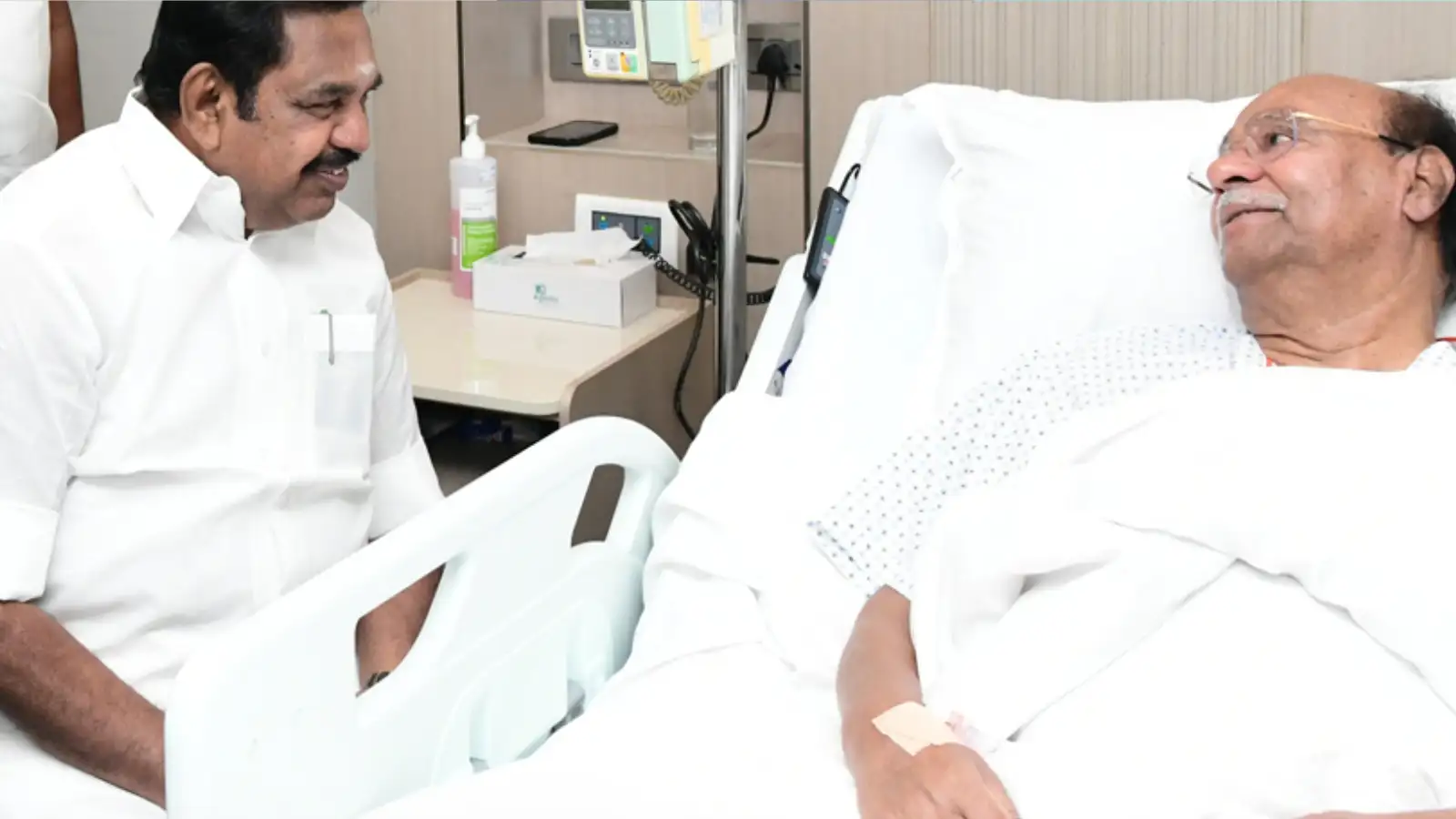 மருத்துவமனையில் ராமதாஸ்.. எடப்பாடி திடீர் விசிட் -30 நிமிடம் நடந்த கூட்டணி பேச்சுவார்த்தை! 