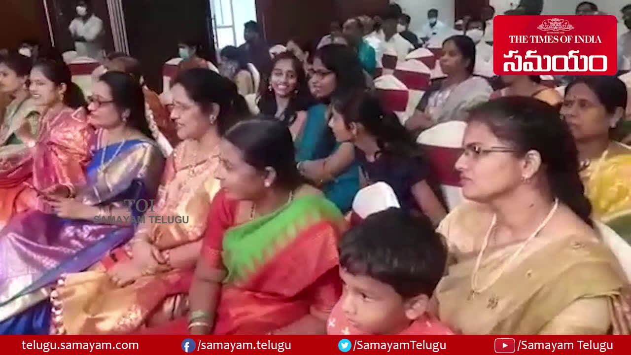వధూవరులు లేకుండానే పెళ్లి.. కర్నూలులో అట్టహాసంగా వివాహం - virtual wedding in kurnool - Samayam Telugu