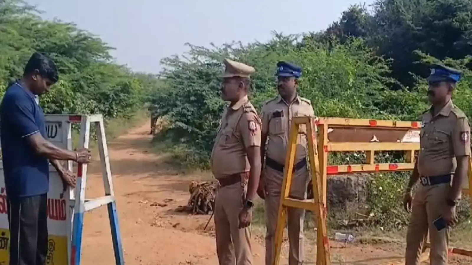 தென்காசியில் எரிந்த நிலையில் பெண் சடலம்... உடலுடன் காரில் சுற்றிய கணவன்.. வெளியான திடுக்கிடும் தகவல்! 