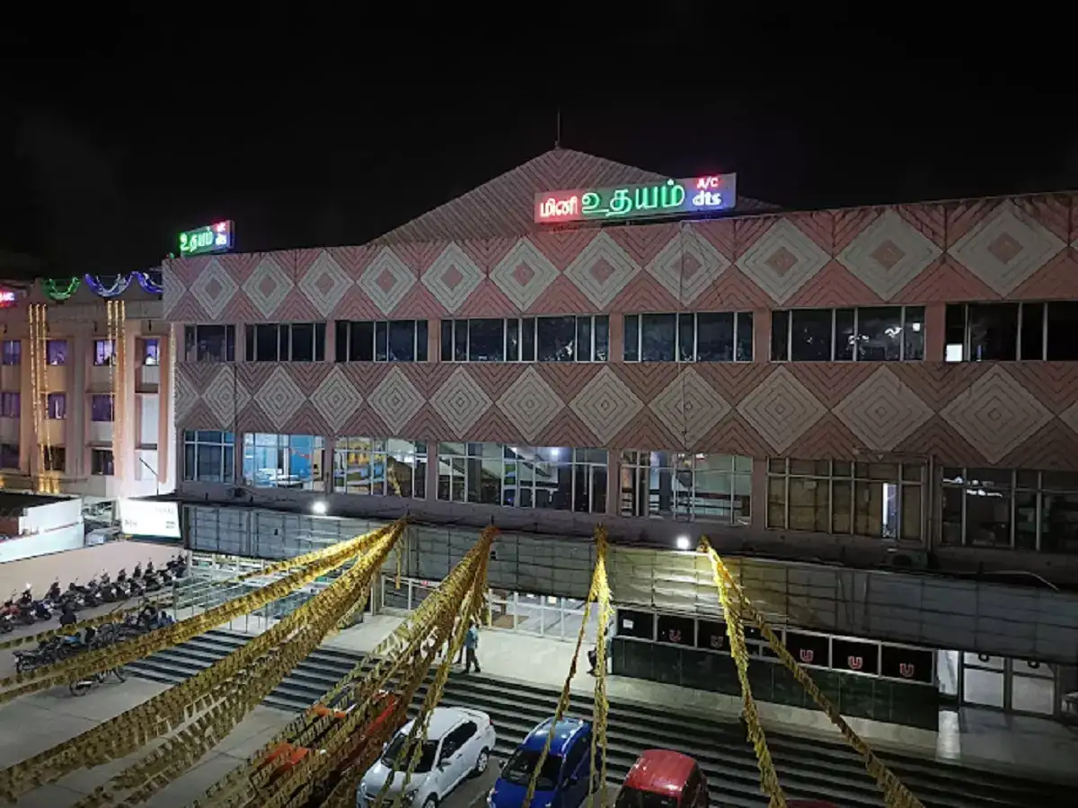 முடிவுக்கு வருகிறது 41 ஆண்டு பயணம்...சென்னையின் முக்கிய அடையாளமான உதயம் தியேட்டர் மூடப்படுகிறது! 